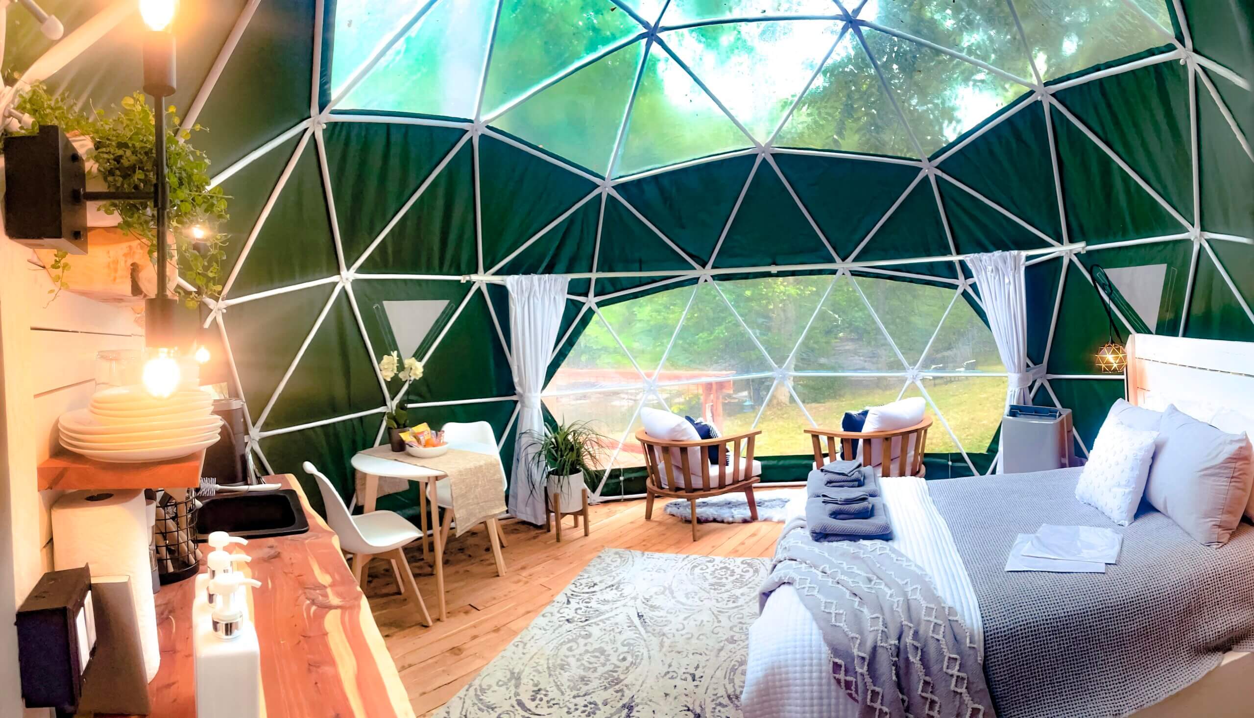 Luxury Creekside Manor Glamping Dome Suites (sleeps 610) WV Glamping